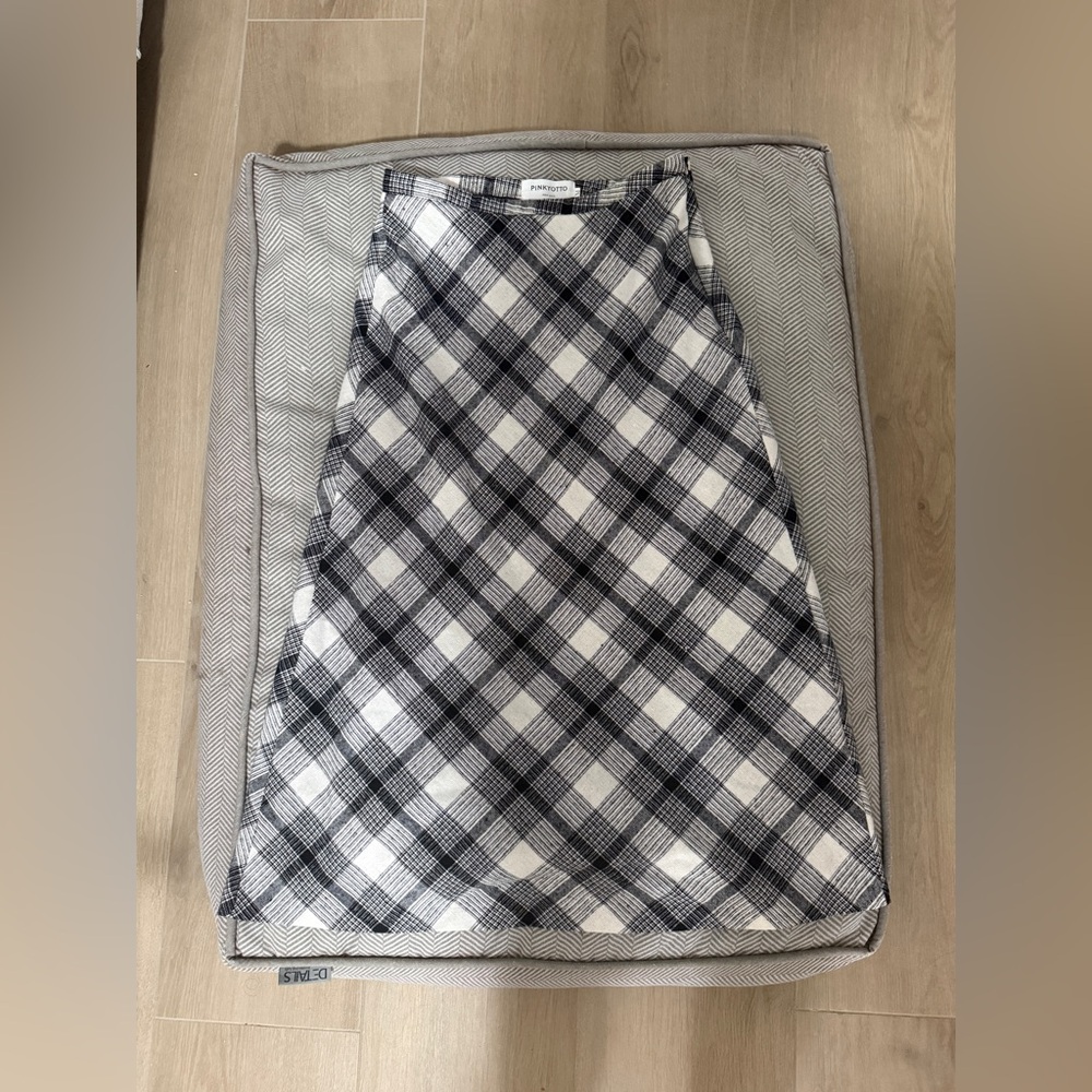 Pinkyotto Black and White A-Line Midi Skirt